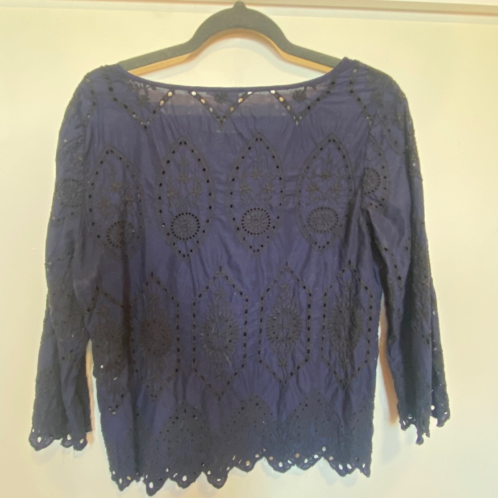 Lacy Top - Picture 3 of 4